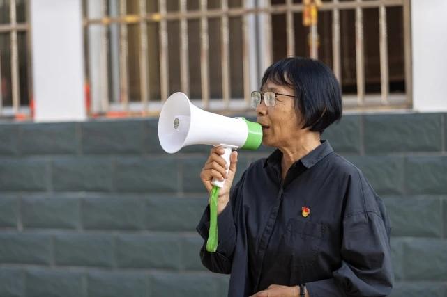 华坪女高培养不出清北的学生？“感动中国”的张桂梅该走下神坛了(图3)