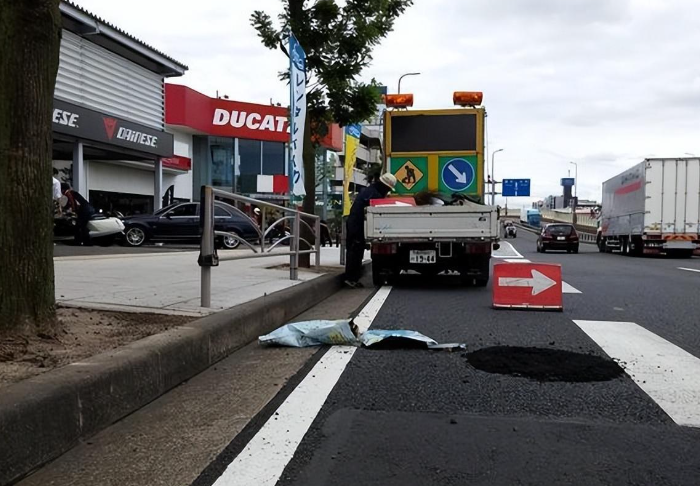 为什么中国公路总在翻修，日本的却常年如新，是因为技不如人吗？(图8)