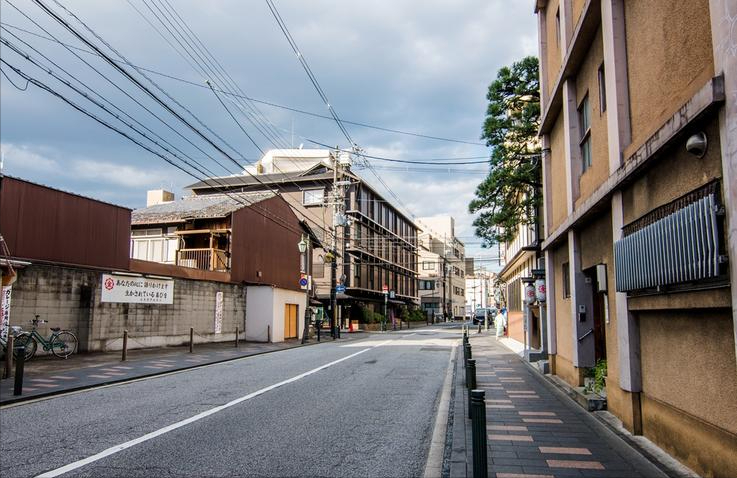 为什么中国公路总在翻修，日本的却常年如新，是因为技不如人吗？(图16)