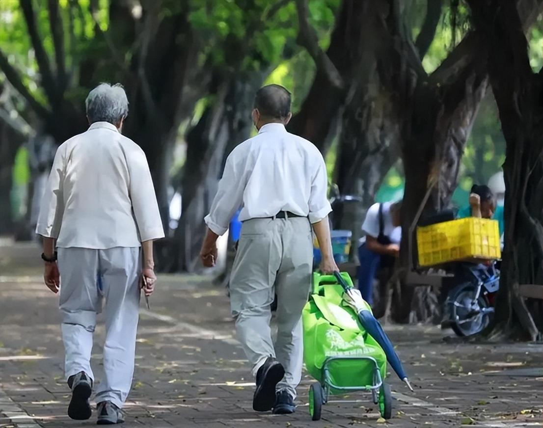 10亿人口要搞计划生育，14亿人口却要鼓励生三胎，原因是什么呢？(图8)