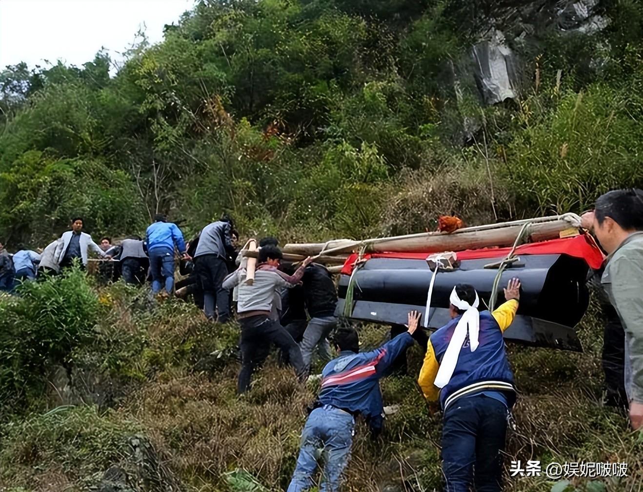 就是把骨灰撒到海里，为啥部分海葬贵达上万？免费海葬还要排队？(图8)