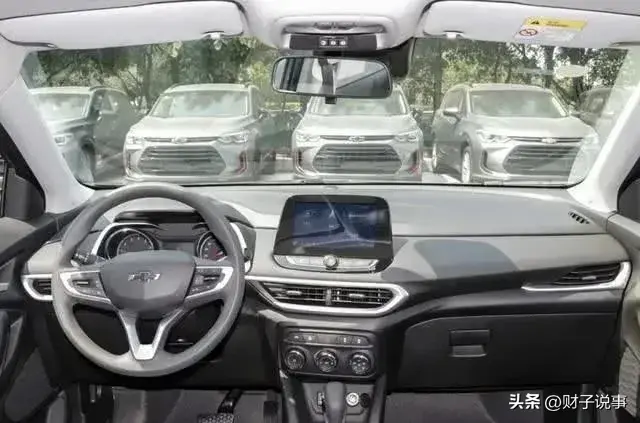 堪称“最帅”的小型SUV，从9.99万降至7.99万，丰田压力倍增(图3)